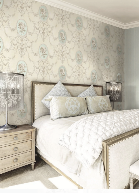 medaillion de la reine  palaces by nina hancock exclusive wallpapers  