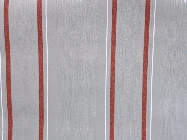 Streep rood / grijs vinyl op vlies 18562